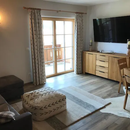 Platzhirsch * Haus im Ennstal