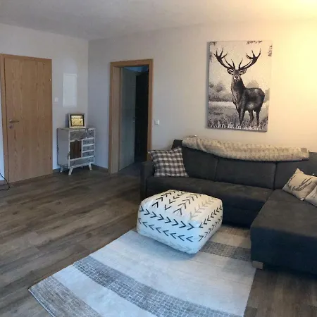 Platzhirsch * Haus im Ennstal