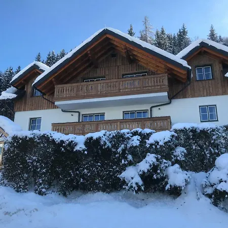 Platzhirsch Apartman Haus im Ennstal