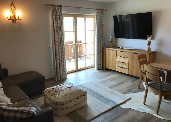 Platzhirsch * Haus im Ennstal