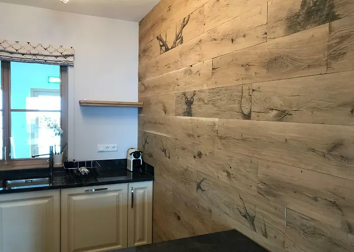 Platzhirsch * Haus im Ennstal